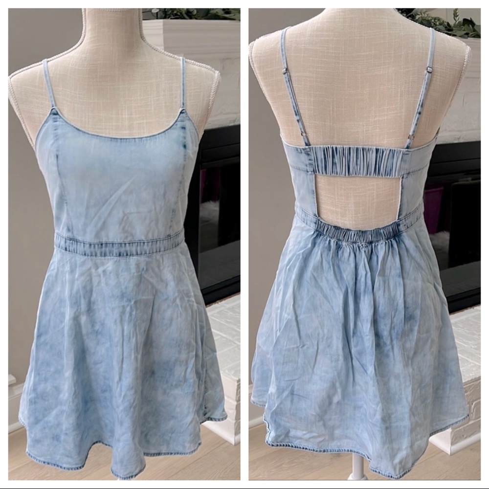 🎉HP🎉 American Eagle Outfitters Light Chambray Dress